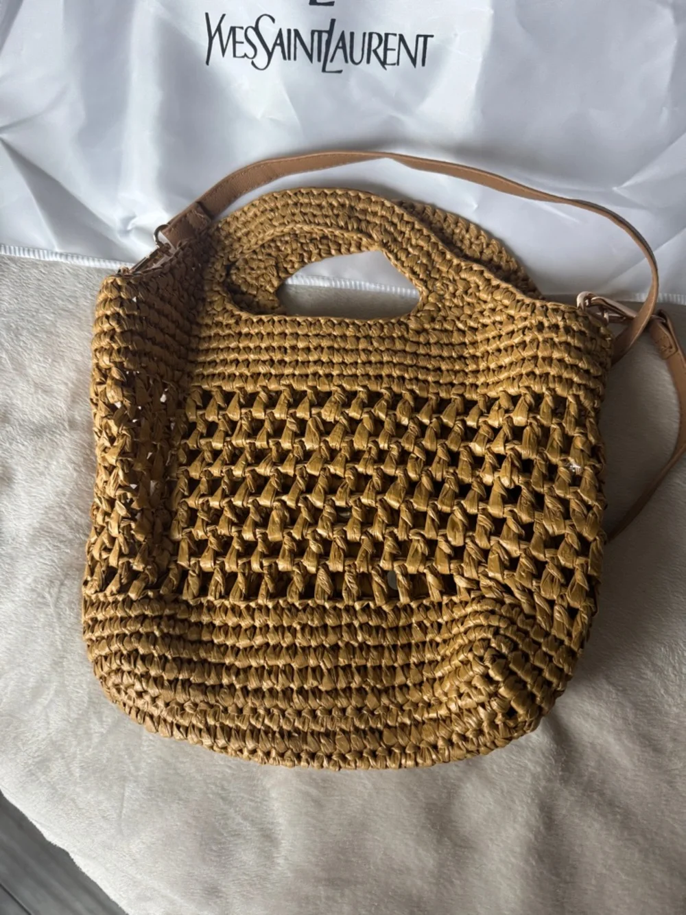 Yves Saint Laurent Tan Woven Raffia Crossbody with Gold YSL Emblem - Picture 3 of 8